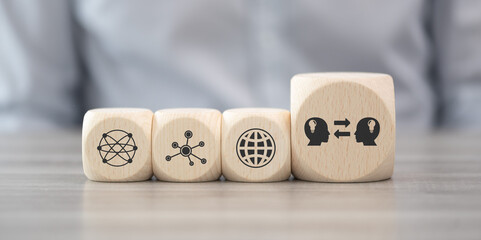 《卖火柴的小女孩》讲了一个什么故事？