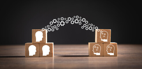 《卖火柴的小女孩》讲了一个什么故事？